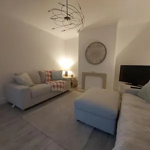 Homestay White House, Sheffield